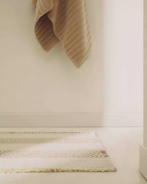 Коврик для ванной Bina из 100% хлопкового жаккарда цвета экрю 50 x 70 см — изображение 2