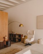 Madali Металлический торшер с латунной отделкой и основой из белого мрамора — изображение 2