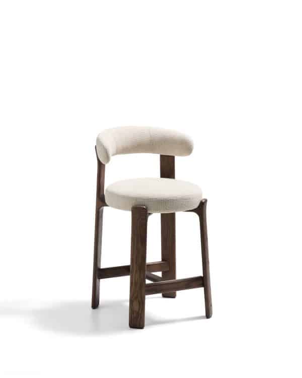 Полубарный стул Granite из бежевого шенилла и ясеня с отделкой орех 65 см