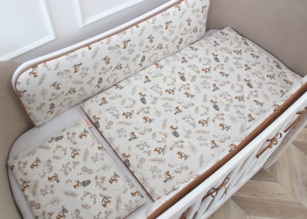 Постельное бельё в детскую кроватку. Состав: наволочка 40*32 см, пододеяльник 90*110 см «Зайчики с грибами» (мокко, сатин) — изображение 4