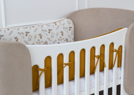 Мягкие бортики для кроватки KIDI soft "Зайчики с грибами" (горчичный