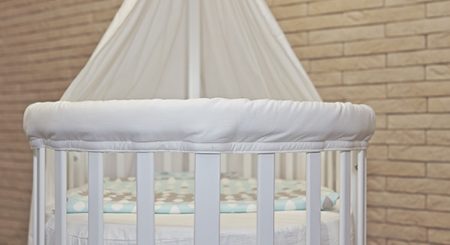 Тканевая защитная накладка для кроватки Classic (белый)