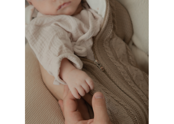 Вязанный пеленальный кокон "Oliver" (капучино) — изображение 4