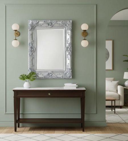 Зеркало настенное в резной серебряной раме Catalina