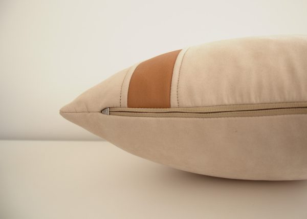 Подушка 40*40 см (молочный, экокожа) — изображение 3