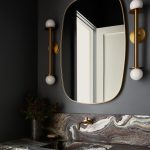 Золотое настенное зеркало Вейл DWM240331PND LouvreHome