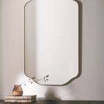 Настенное зеркало Элтон в золотой раме DWM090824PND LouvreHome