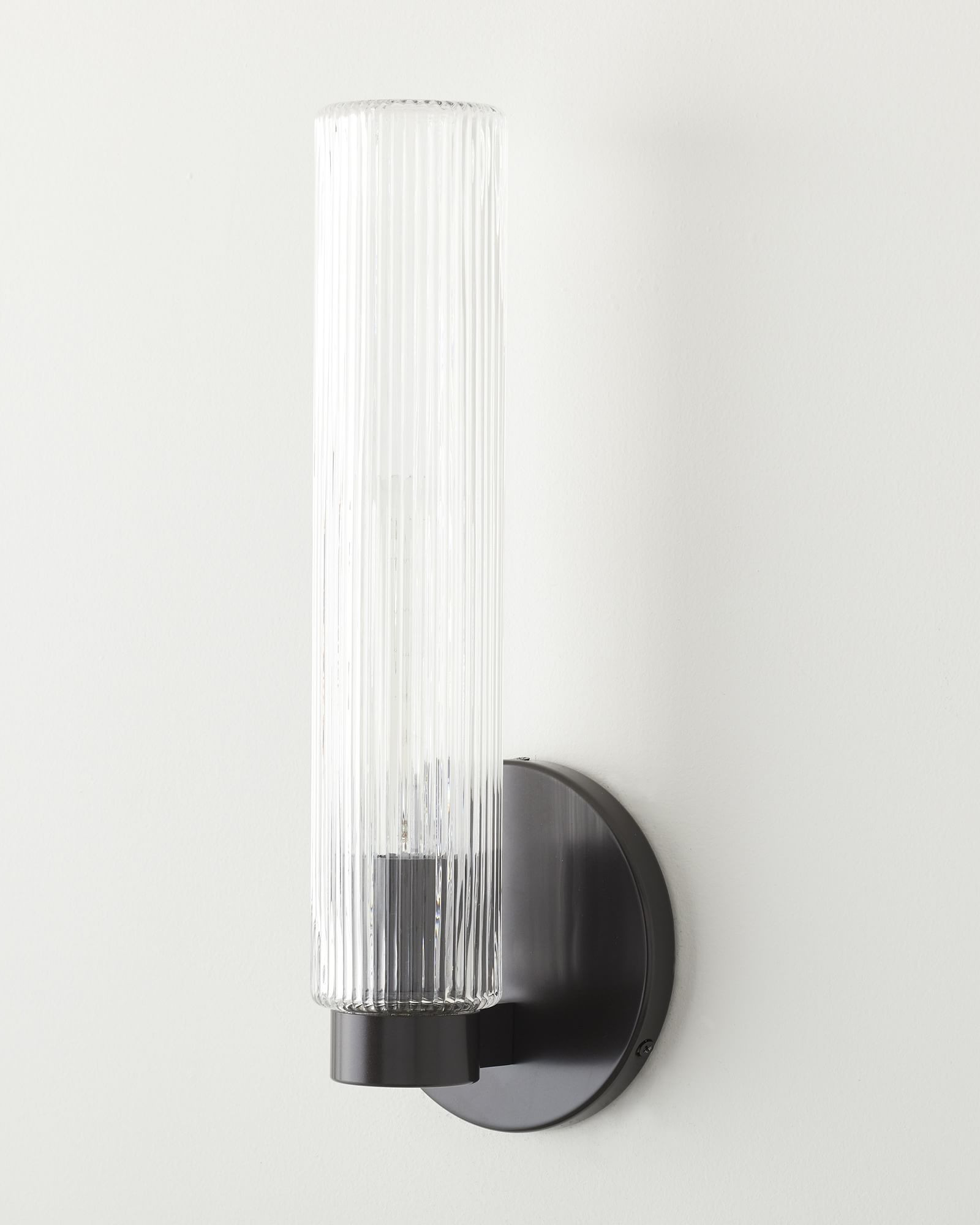 fluted-glass-indoor-outdoor-sconce-3-xl-9 Чёрное бра Батлер LHLSC200224XNP LouvreHome