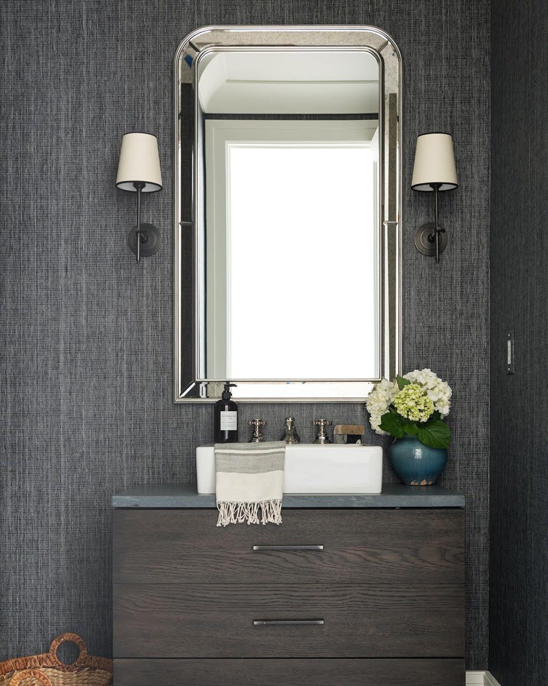 giyom_silver Зеркало в серебряной раме Гийом DWM002449PND LouvreHome