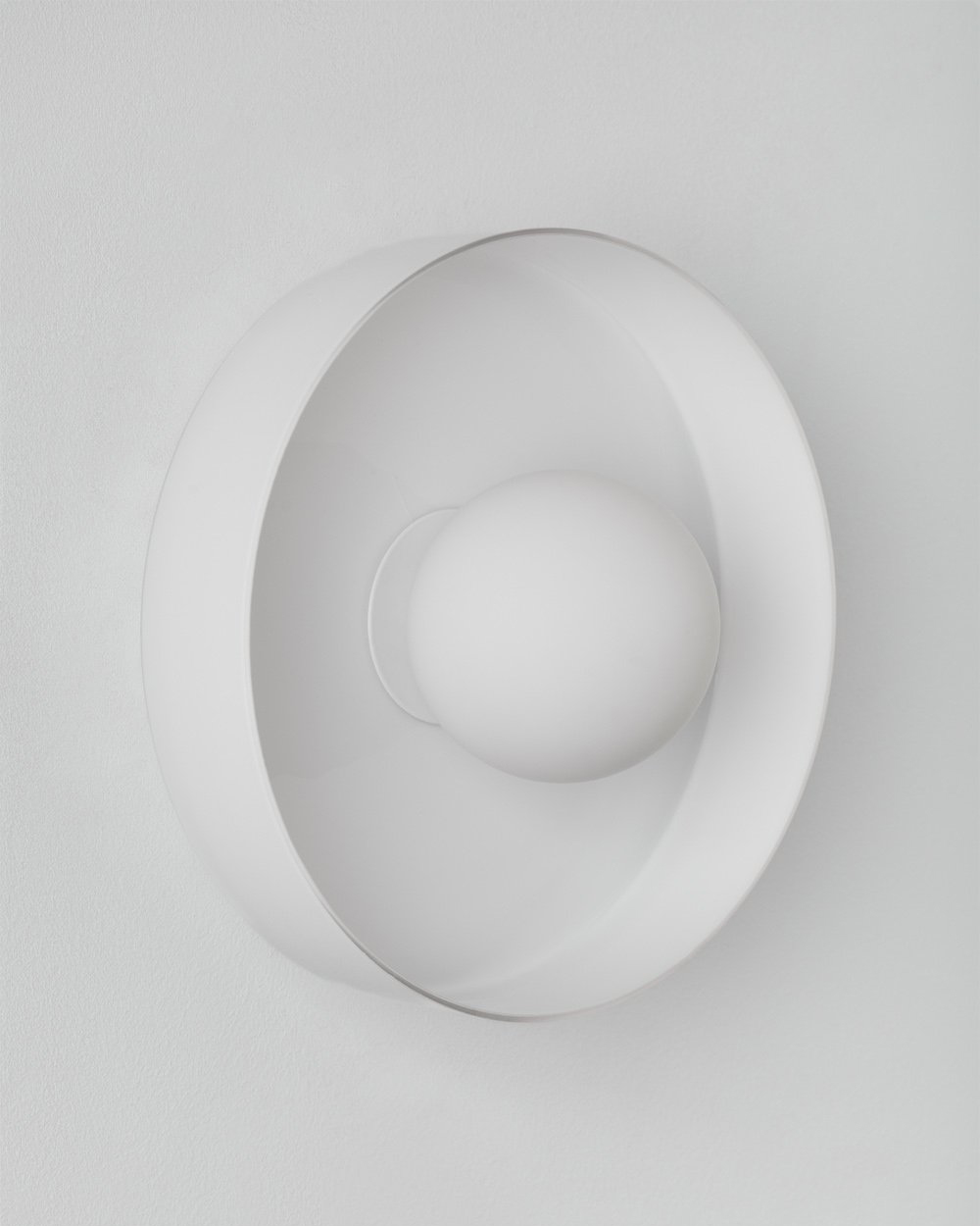 jaxal-stainless-steel-wall-light-2 Настенный светильник Кассель с белым стеклом - Ø 25 см. LHLSC470324SWL LouvreHome