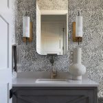 Черное настенное зеркало Линарес LHDWM281623ZYH LouvreHome