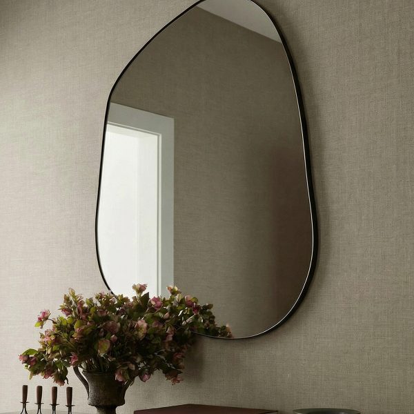 Черное настенное зеркало Нора DWM010824PND LouvreHome