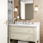 Золотое настенное зеркало Олни DWM030824PND LouvreHome