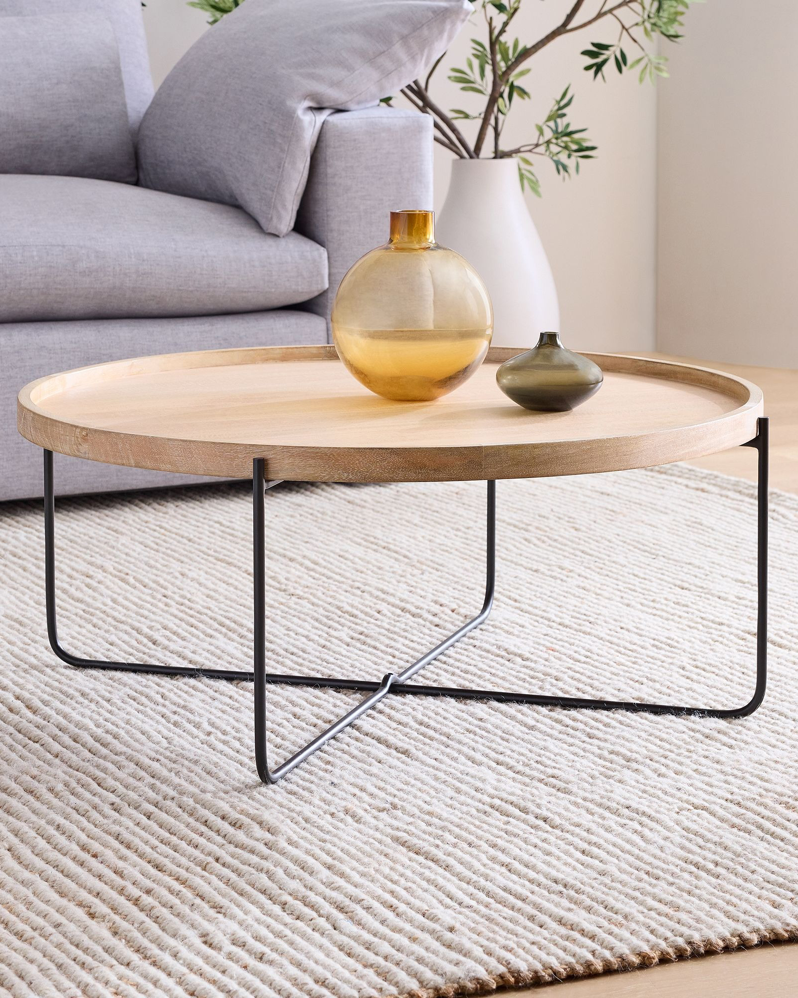 renton-round-coffee-table-near-sofa Круглый журнальный стол Рентон LHFCT051123SH LouvreHome